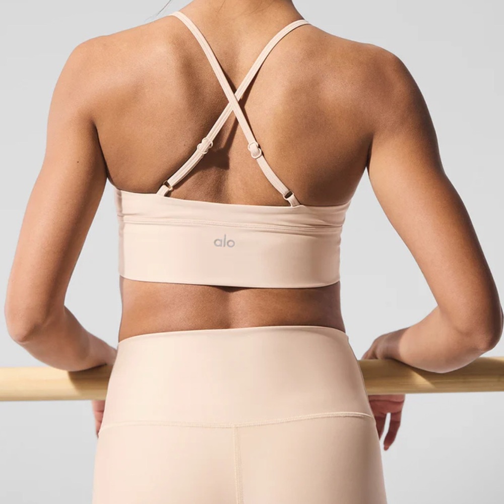 ALO Yoga Women's Tan Sports Bra